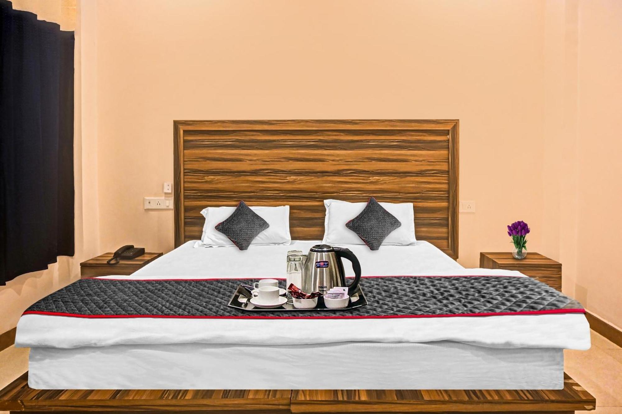Sangam International Group Of Hotels Аллахабад Экстерьер фото